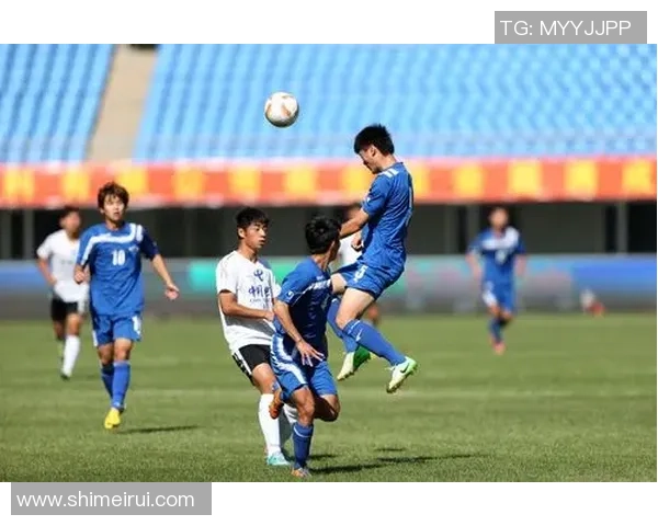 足球巨星明信片收藏全纪录 揭开球场英雄背后的独特魅力与精彩瞬间